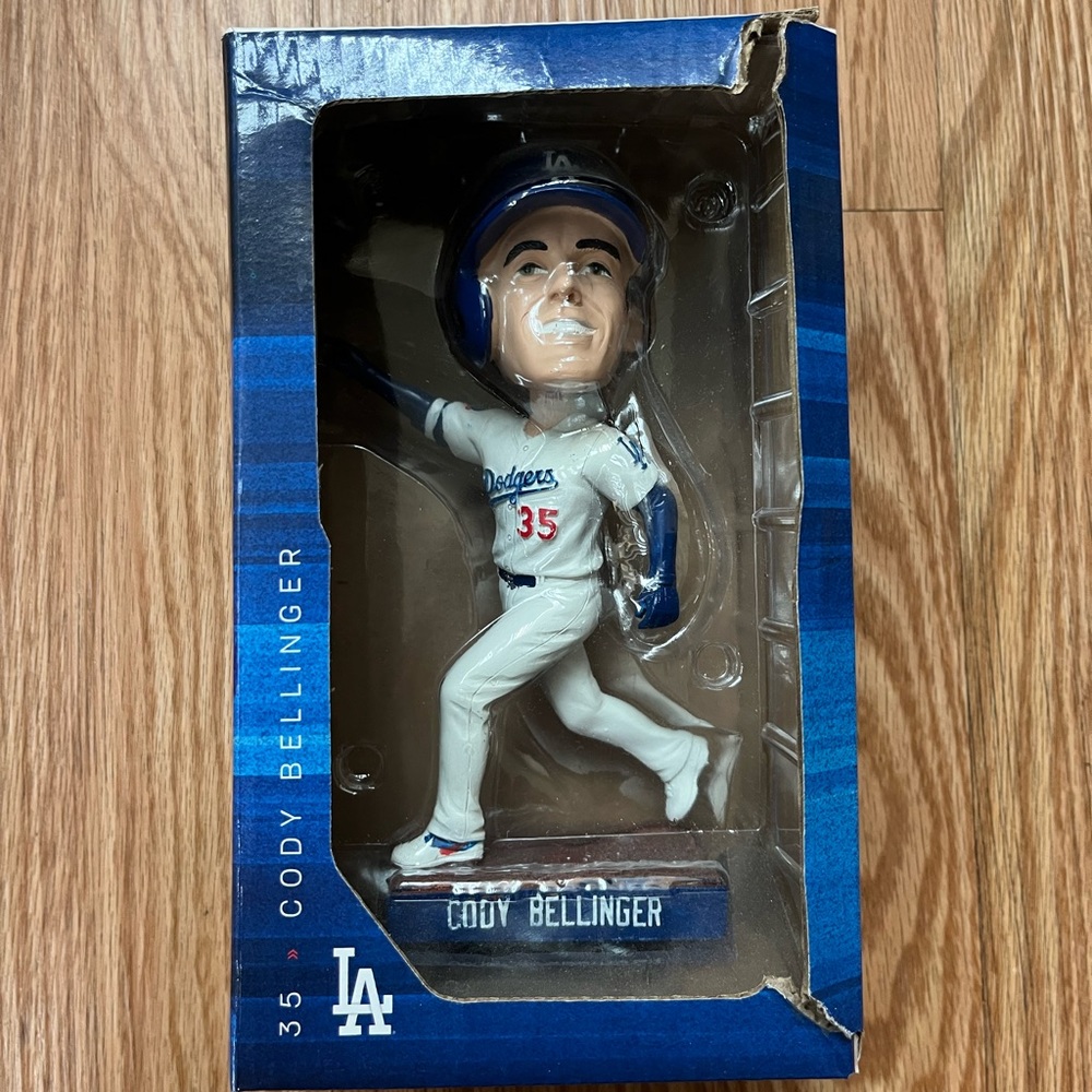 Bobblehead - Picture 2 of 12